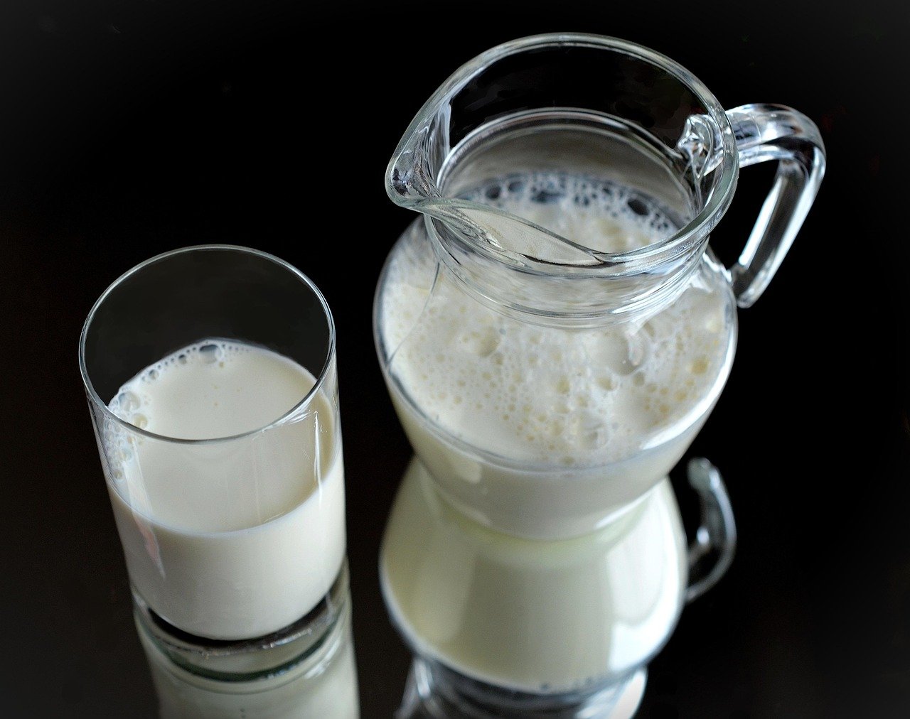 Knoblauch und Milch - natürliches Heilmittel